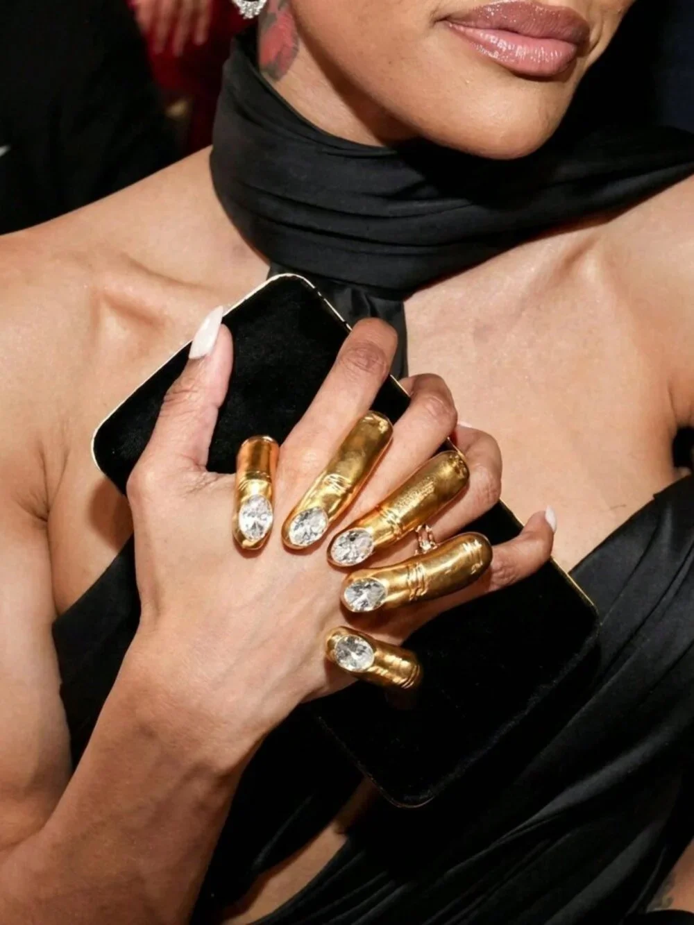 Gold Preppy Women's Metal Inlaid Hand Grip Finger Ring